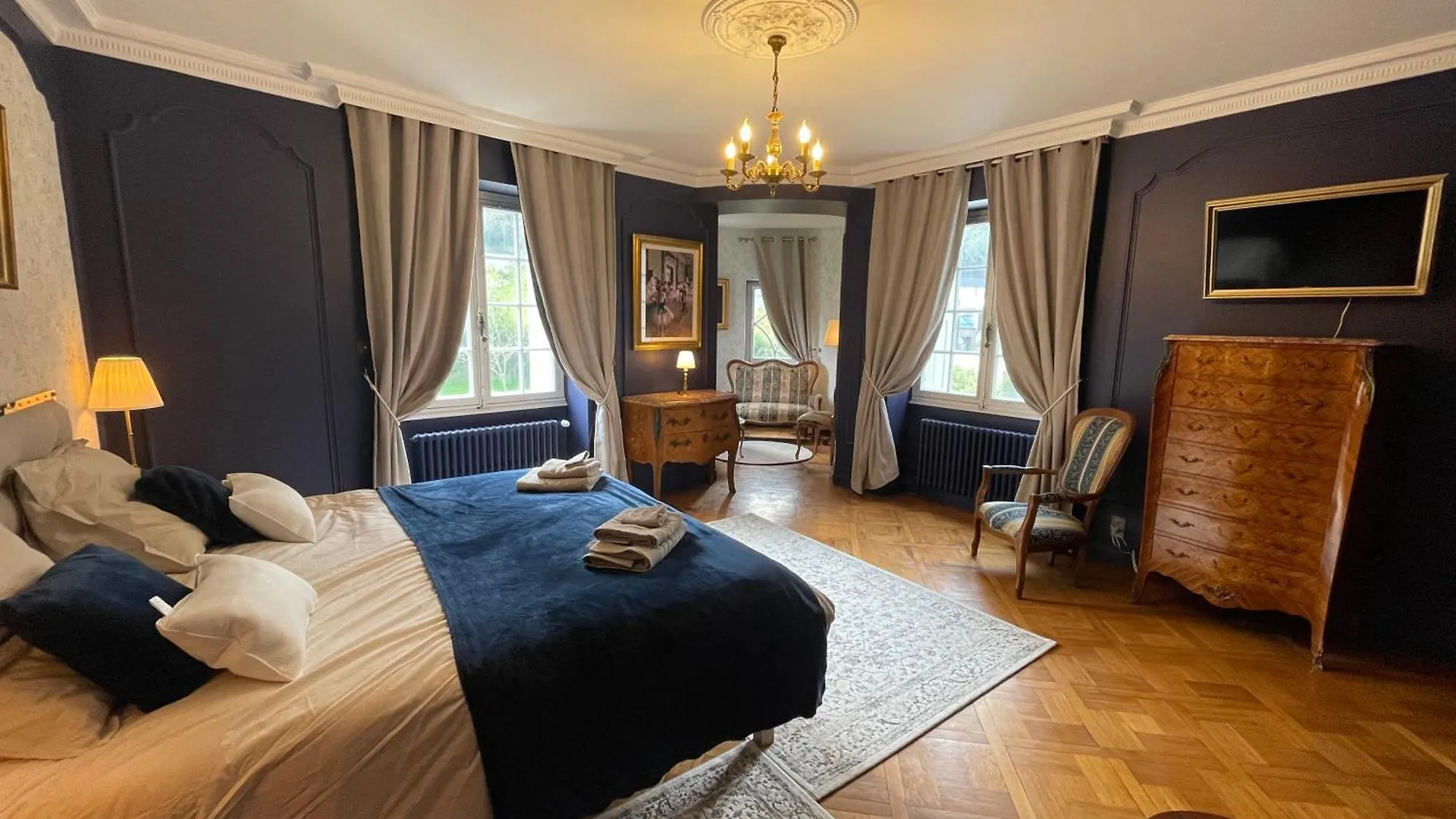 Chateau Philip Saint-Genet-Lerpt France