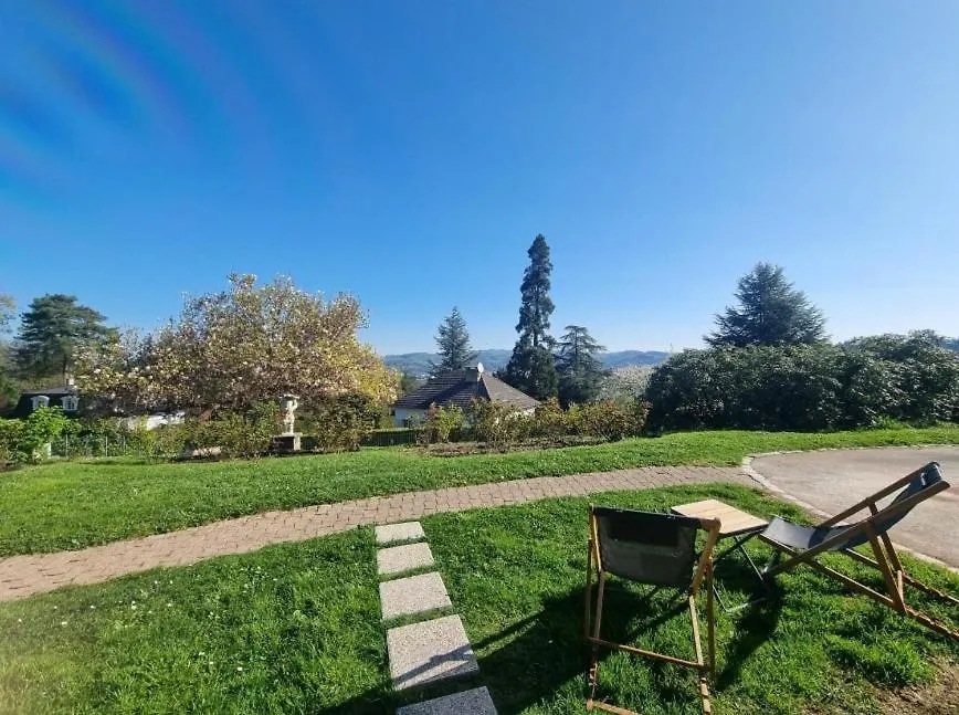 Chateau Philip Saint-Genet-Lerpt