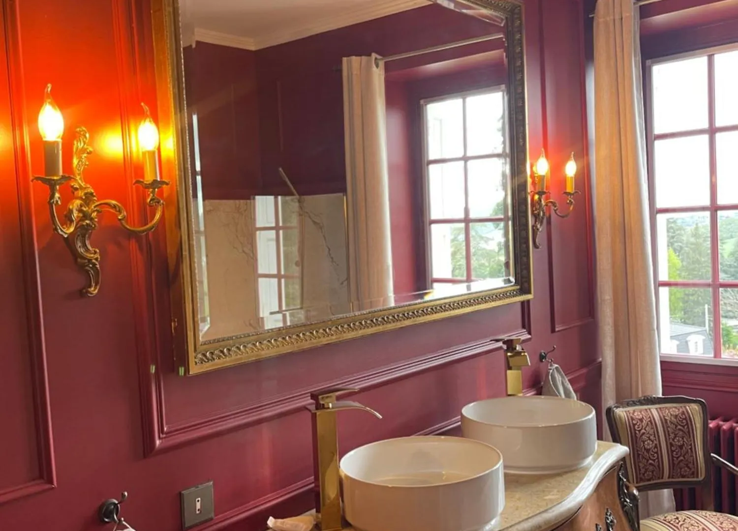 Chateau Philip Saint-Genet-Lerpt 0*,