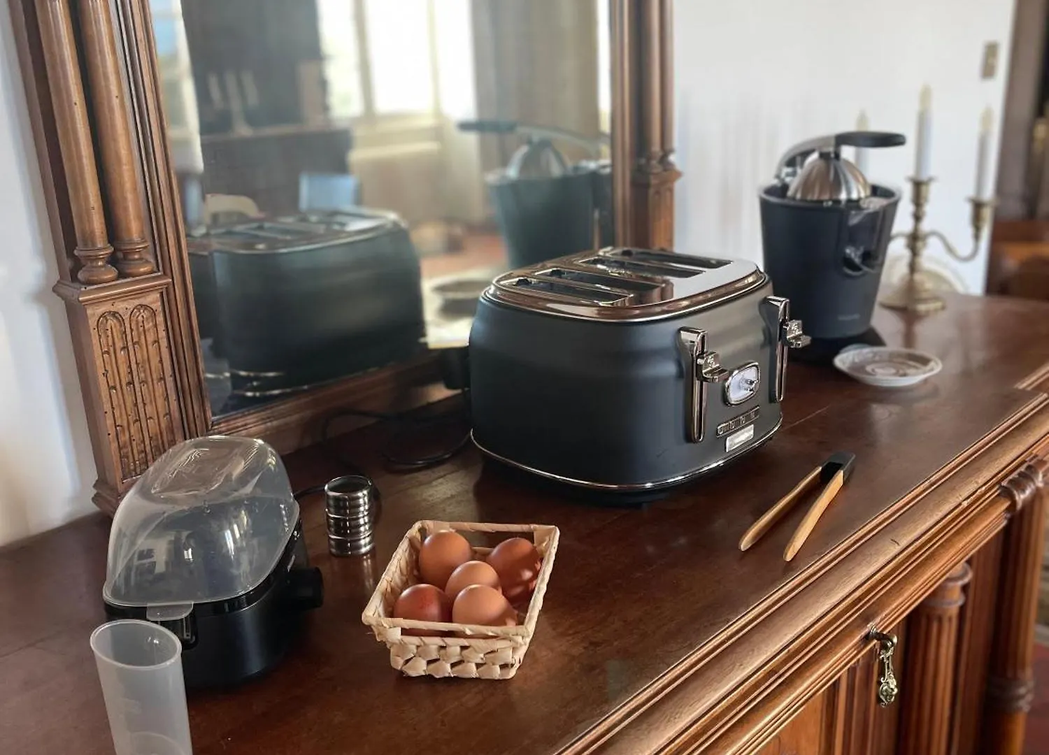 Chateau Philip Saint-Genet-Lerpt Bed & Breakfast